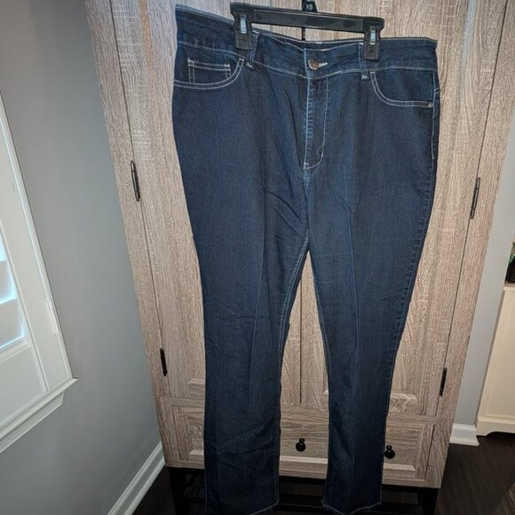 *3 FOR $9* Riders By Lee Curvy Fit Skinny Straight Leg Fit Dark Wash Jeans Pant - Picture 1 of 2